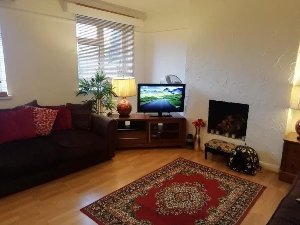 Апартаменты Cozy Loft In Bushey, 20 Mins By Train To Euston London Экстерьер фото
