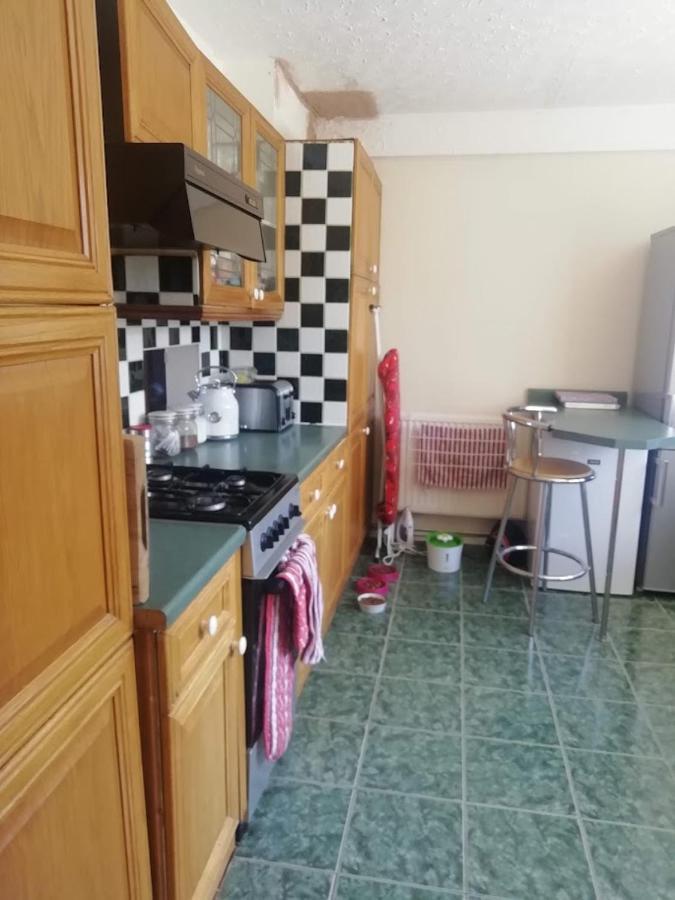 Апартаменты Cozy Loft In Bushey, 20 Mins By Train To Euston London Экстерьер фото